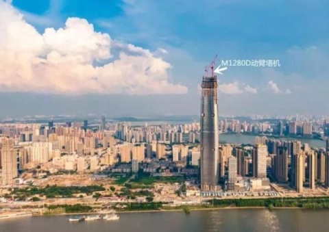 武汉绿地中心98层钢结构已封顶 净高467米