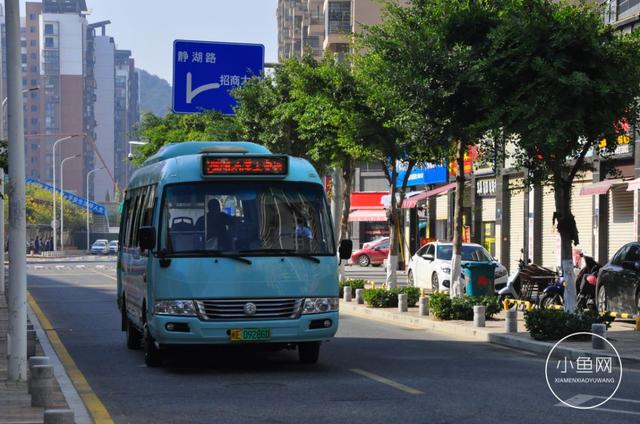 港区内设有1路,2路,5路,k1路等多条公交线路,穿梭于漳州港城市主要干