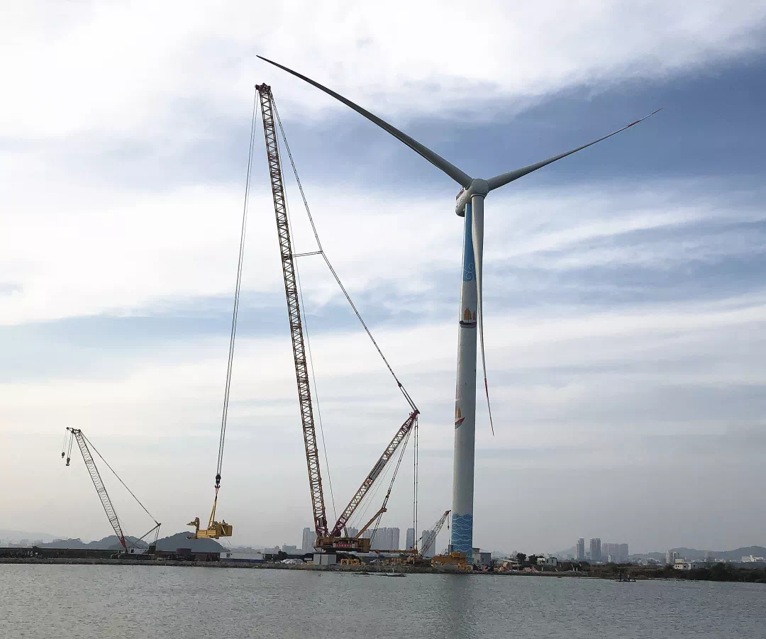 重量高度双创纪录!国内首台8兆瓦海上风机在汕头完成吊装