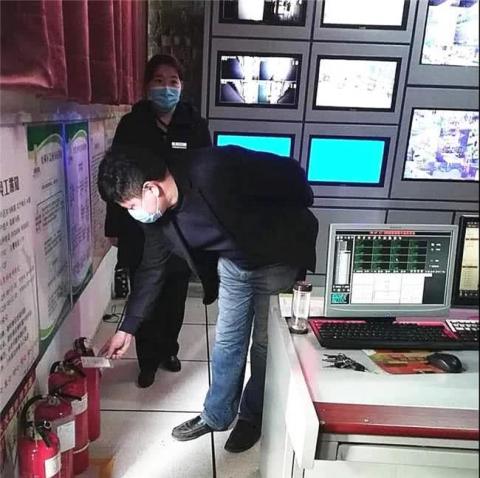 市房产管理局物业办领导亲临上海城消防检查