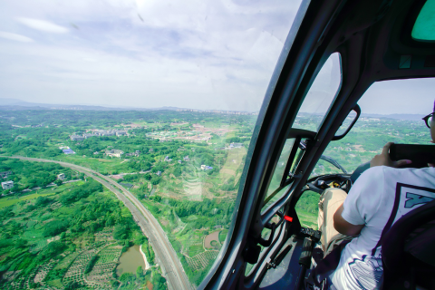 直升机看房空降重庆恒大时代新城，360度全景俯瞰万亩生态大城